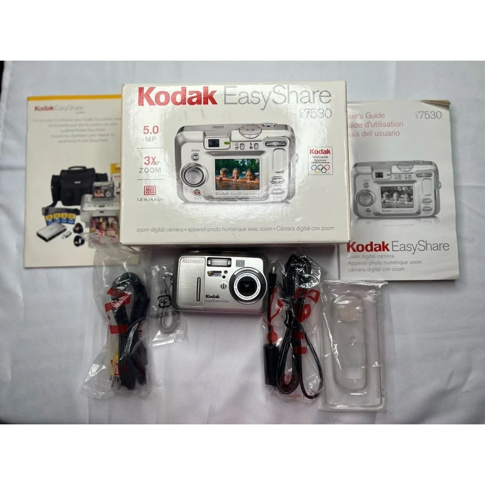 Kodak EasyShare CX7330 3.1MP 3x Optical Zoom Silver Digital Camera Box Untested